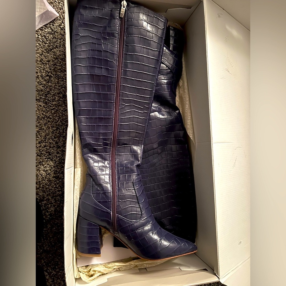 Marc Fisher Dark Purple Leather heeled boots size 7